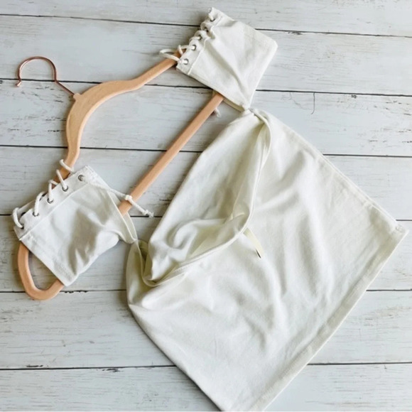 EMMA‎ & SAM White Off The Shoulder Top Medium - Picture 4 of 6